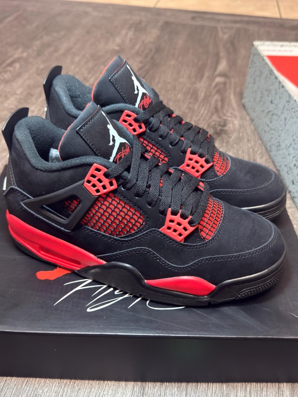 NEW❗️Jordan Retro 4 "Red Thunder" shoes, size 7.5,